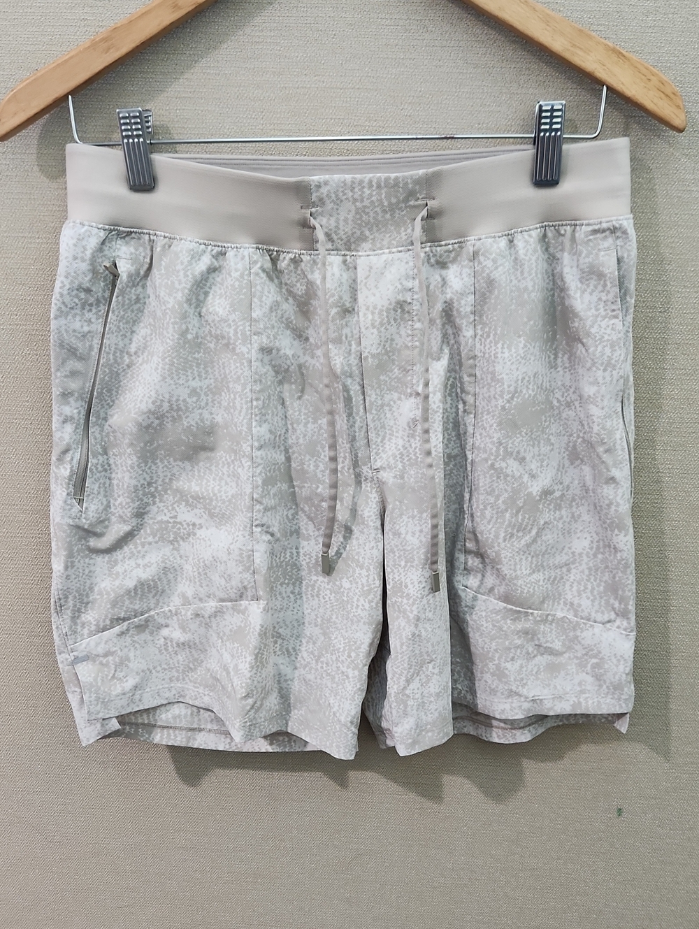 Lululemon Shorts Size Medium